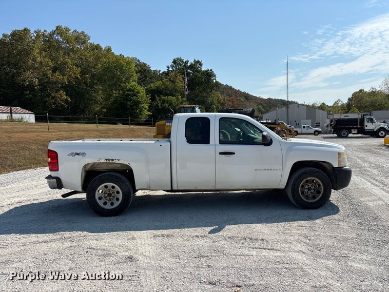 image for item FG0644 2009 Chevrolet Silverado 1500 Ext. Cab pickup truck