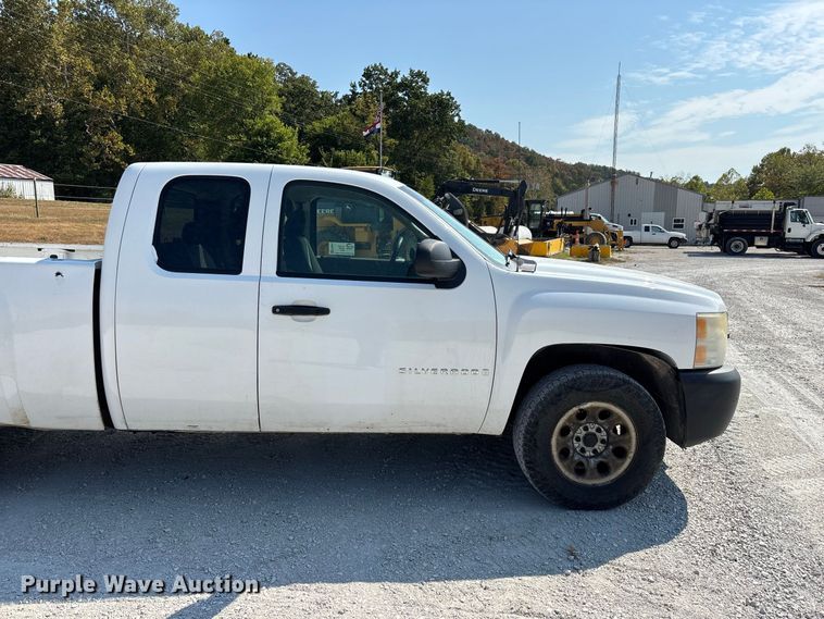 image for item FG0644 2009 Chevrolet Silverado 1500 Ext. Cab pickup truck
