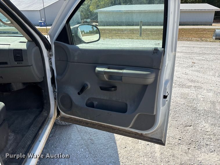 image for item FG0644 2009 Chevrolet Silverado 1500 Ext. Cab pickup truck