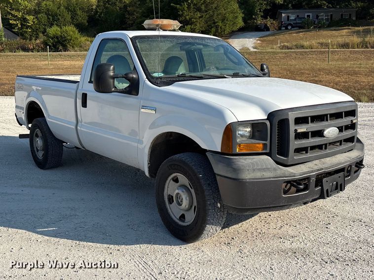 image for item FG0645 2005 Ford F250 Super Duty pickup truck