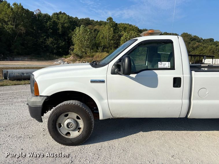 image for item FG0645 2005 Ford F250 Super Duty pickup truck