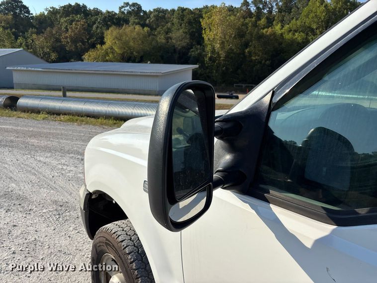 image for item FG0645 2005 Ford F250 Super Duty pickup truck