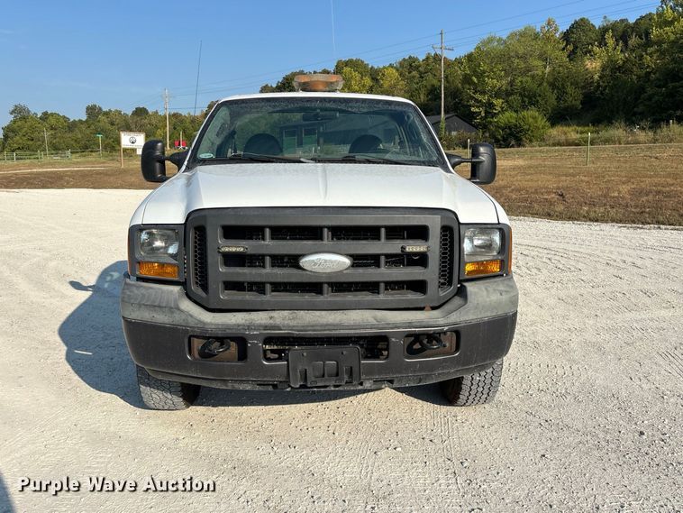 image for item FG0645 2005 Ford F250 Super Duty pickup truck