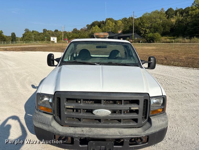 image for item FG0645 2005 Ford F250 Super Duty pickup truck