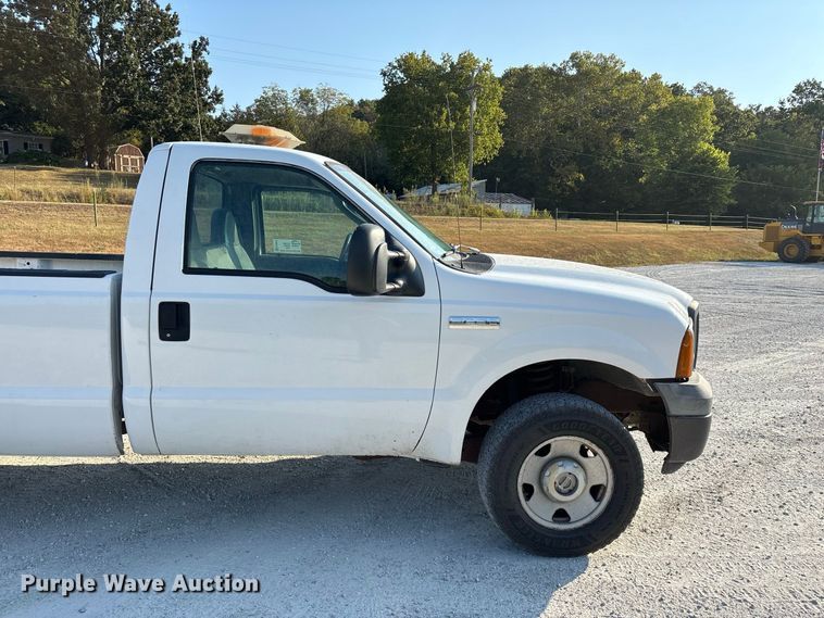 image for item FG0645 2005 Ford F250 Super Duty pickup truck