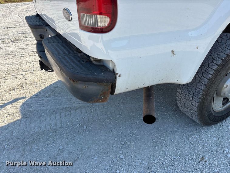 image for item FG0645 2005 Ford F250 Super Duty pickup truck