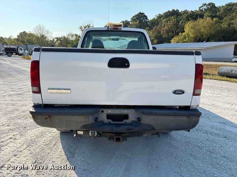 image for item FG0645 2005 Ford F250 Super Duty pickup truck