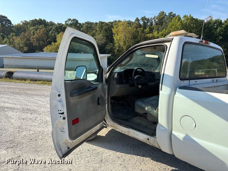 image for item FG0645 2005 Ford F250 Super Duty pickup truck