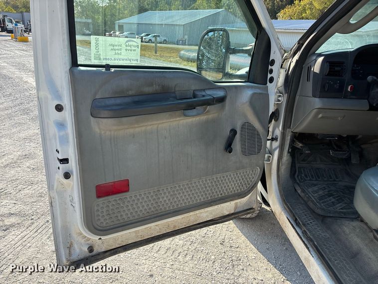 image for item FG0645 2005 Ford F250 Super Duty pickup truck