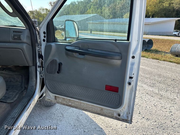 image for item FG0645 2005 Ford F250 Super Duty pickup truck