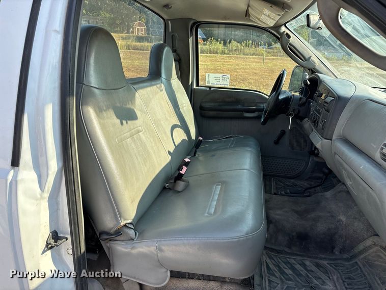 image for item FG0645 2005 Ford F250 Super Duty pickup truck