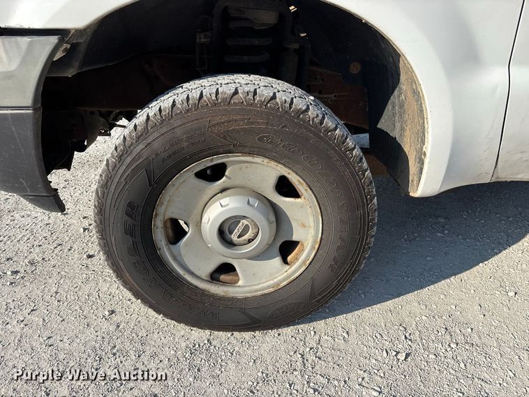 image for item FG0645 2005 Ford F250 Super Duty pickup truck