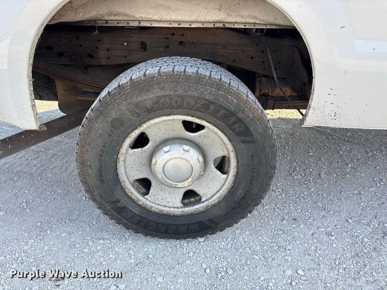 image for item FG0645 2005 Ford F250 Super Duty pickup truck