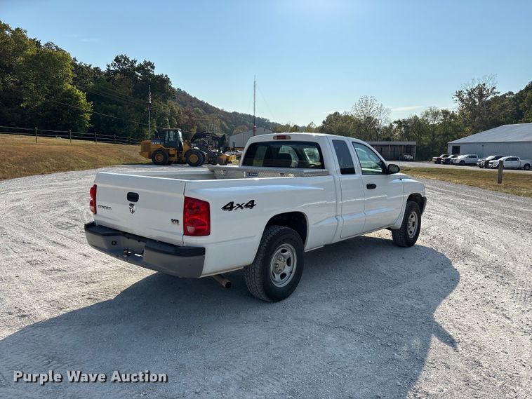 image for item FG0646 2005 Dodge Dakota Ext. Cab pickup truck