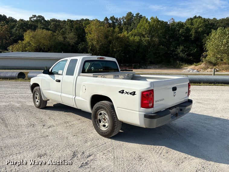 image for item FG0646 2005 Dodge Dakota Ext. Cab pickup truck