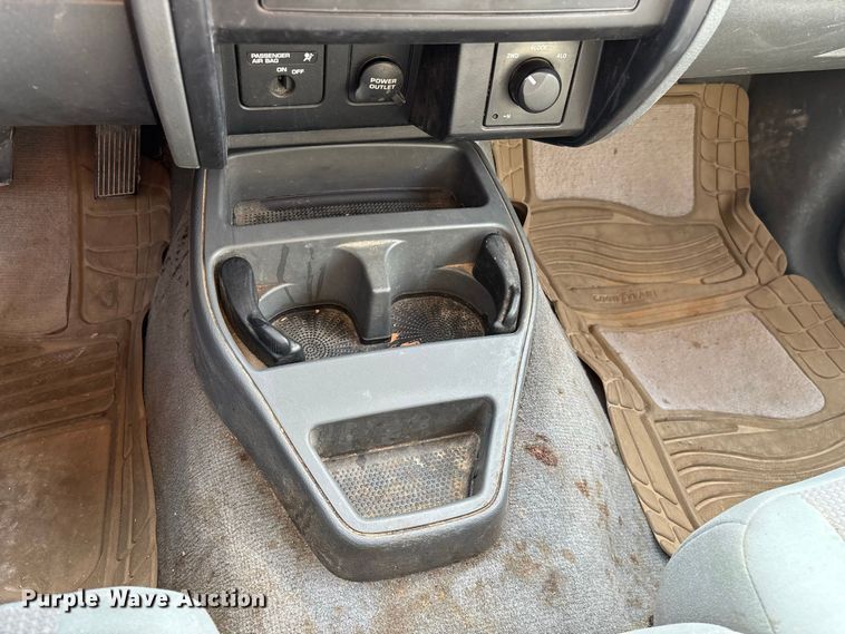 image for item FG0646 2005 Dodge Dakota Ext. Cab pickup truck