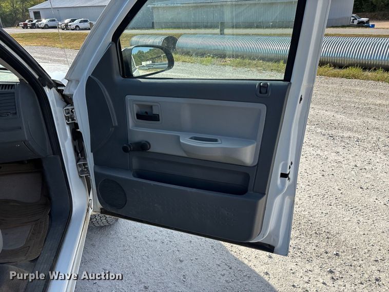 image for item FG0646 2005 Dodge Dakota Ext. Cab pickup truck