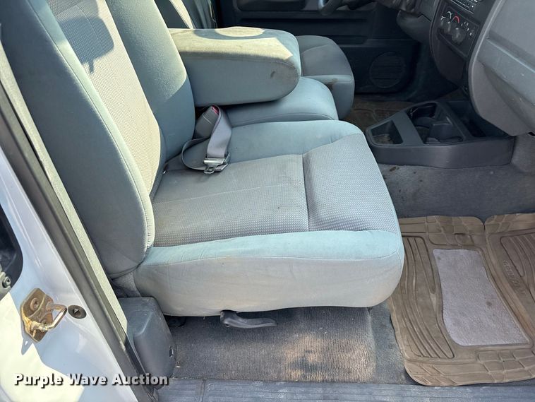 image for item FG0646 2005 Dodge Dakota Ext. Cab pickup truck