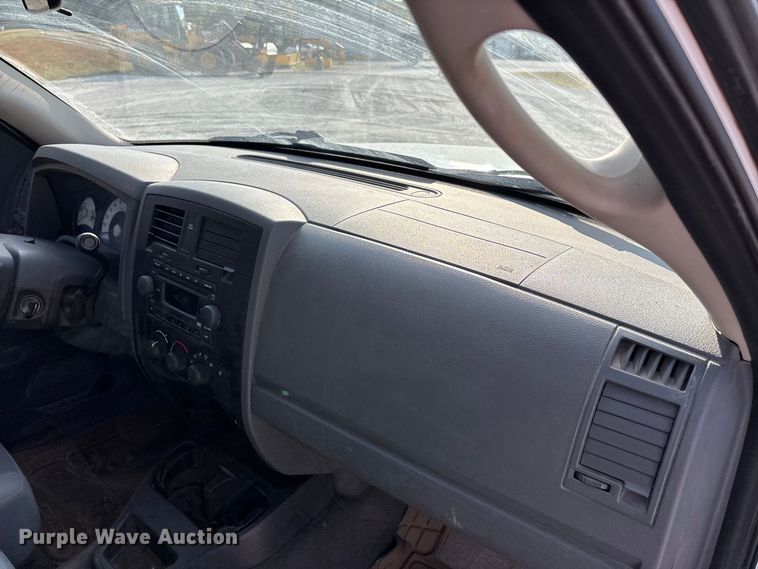 image for item FG0646 2005 Dodge Dakota Ext. Cab pickup truck