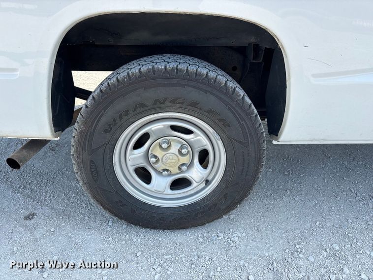 image for item FG0646 2005 Dodge Dakota Ext. Cab pickup truck