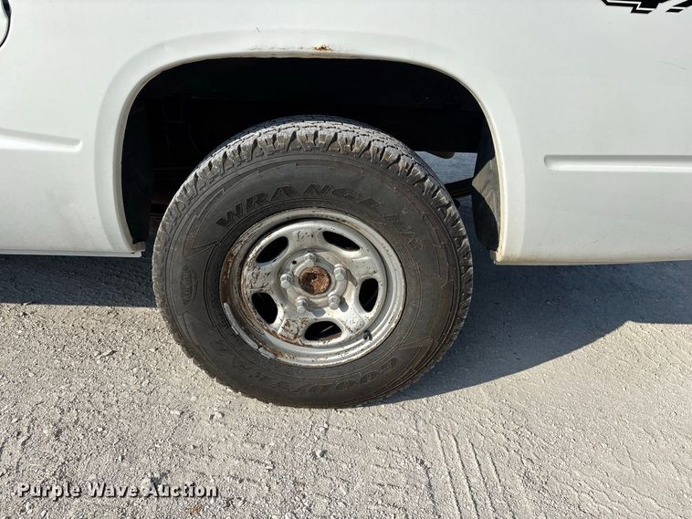 image for item FG0646 2005 Dodge Dakota Ext. Cab pickup truck