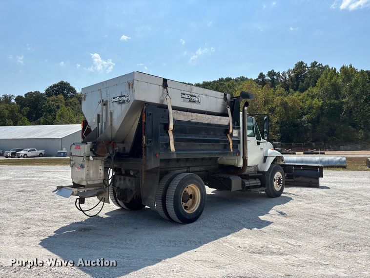 image for item FG0647 2006 International 7300 dump truck