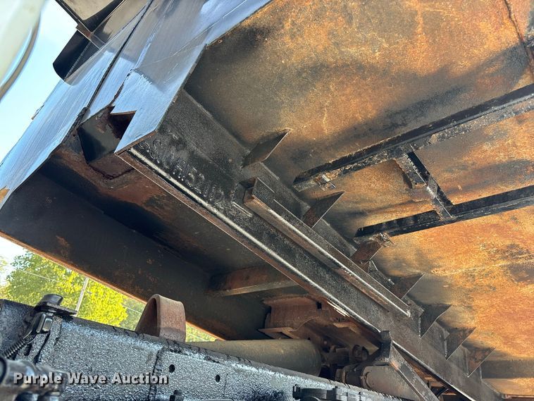 image for item FG0647 2006 International 7300 dump truck