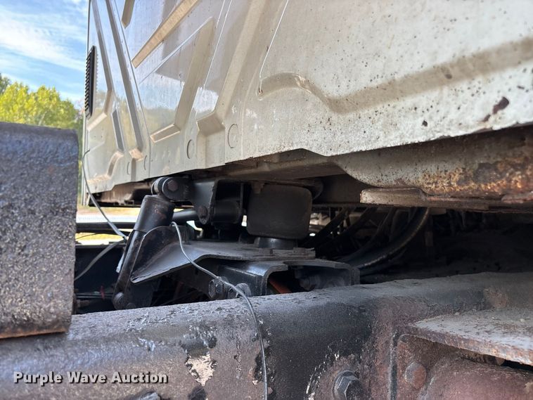 image for item FG0647 2006 International 7300 dump truck