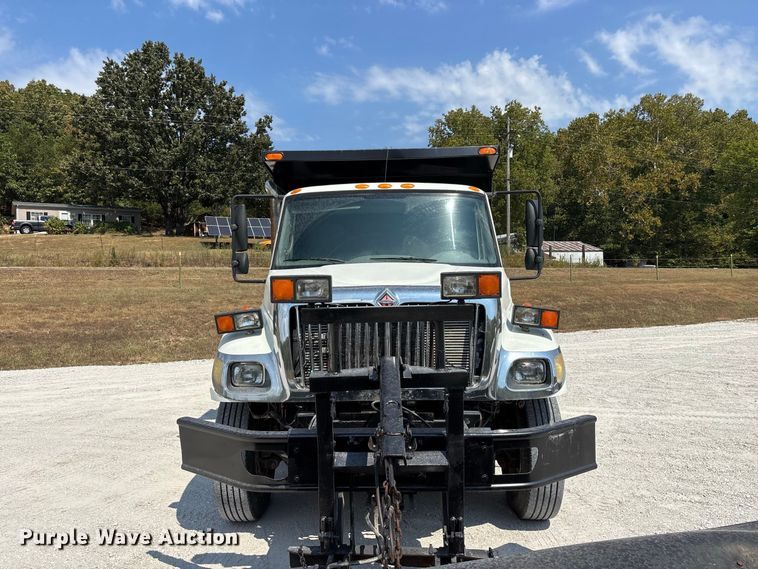 image for item FG0647 2006 International 7300 dump truck
