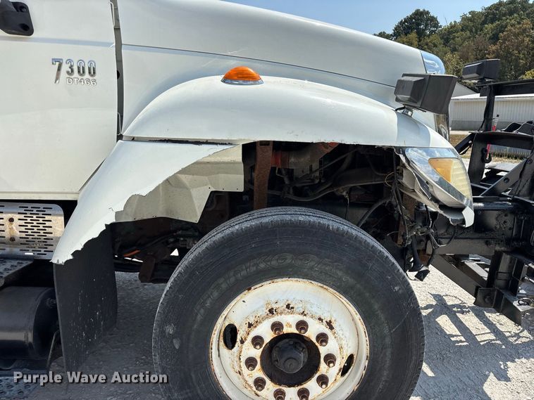 image for item FG0647 2006 International 7300 dump truck