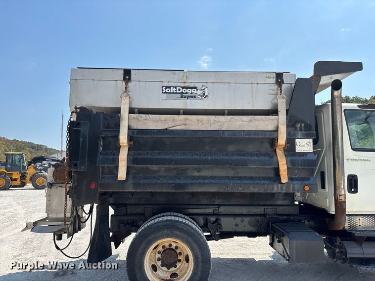 image for item FG0647 2006 International 7300 dump truck
