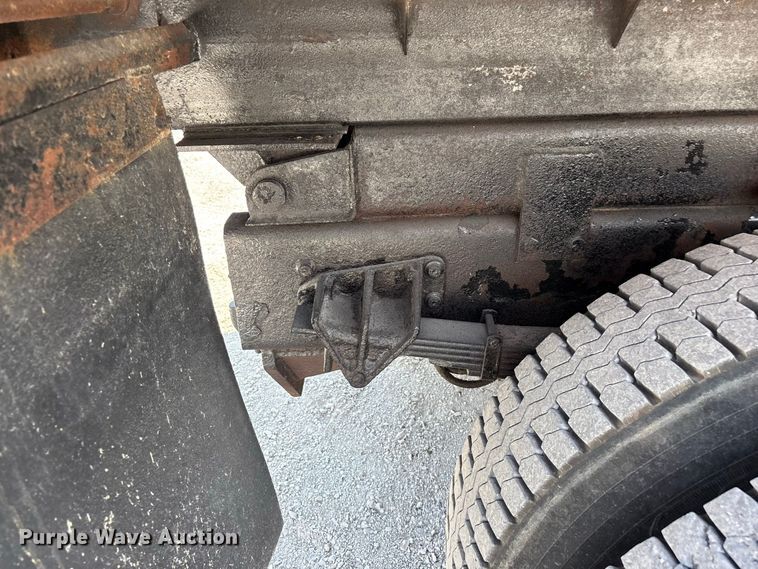 image for item FG0647 2006 International 7300 dump truck