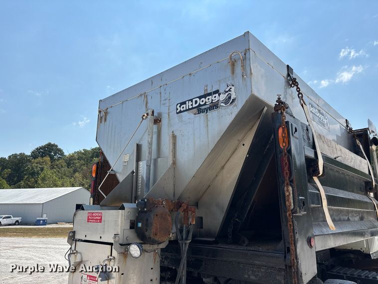 image for item FG0647 2006 International 7300 dump truck