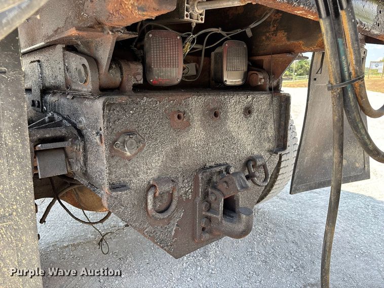 image for item FG0647 2006 International 7300 dump truck