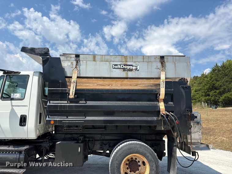 image for item FG0647 2006 International 7300 dump truck