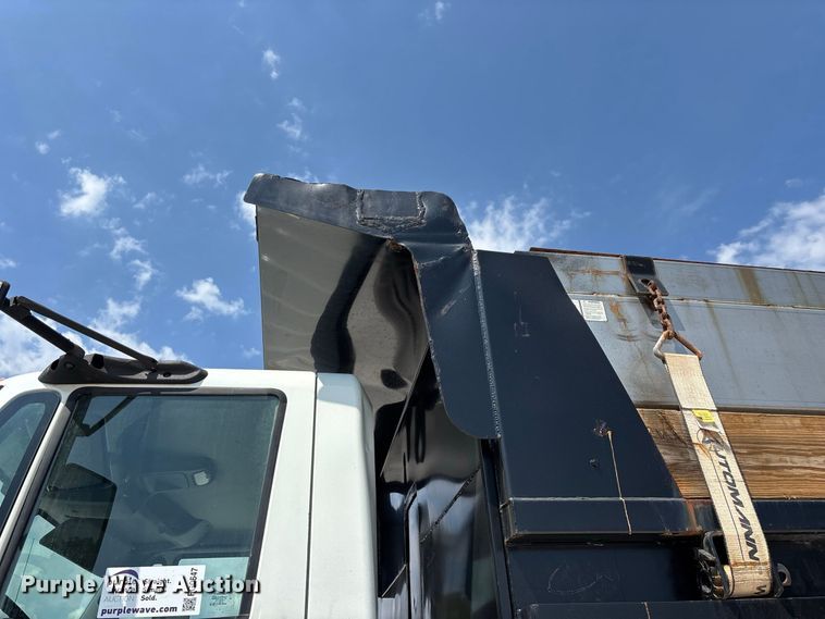 image for item FG0647 2006 International 7300 dump truck