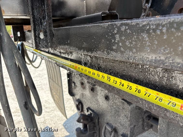 image for item FG0647 2006 International 7300 dump truck