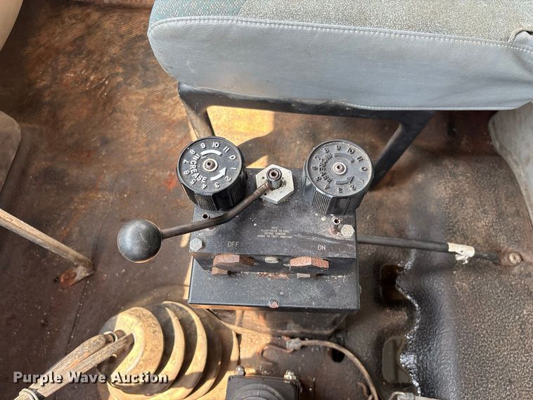 image for item FG0647 2006 International 7300 dump truck