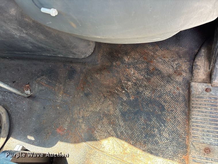 image for item FG0647 2006 International 7300 dump truck