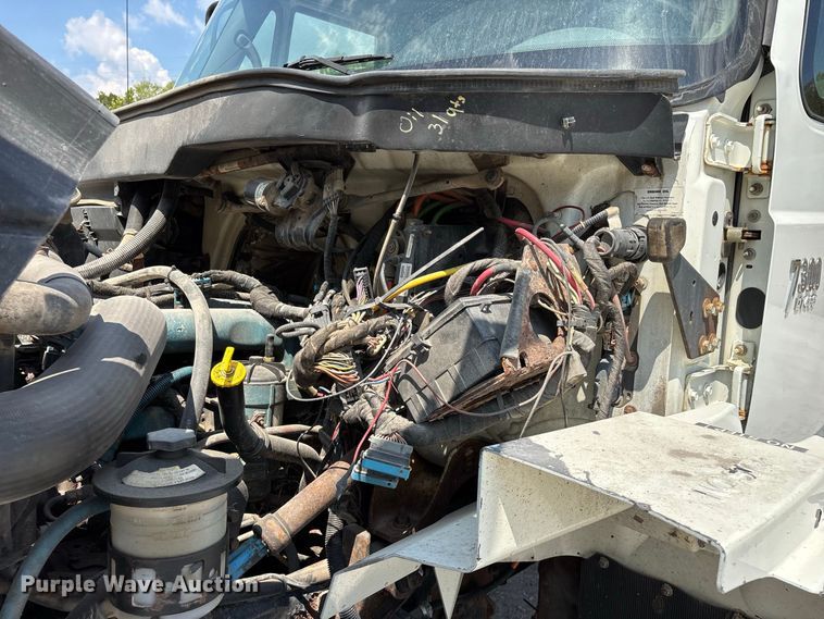 image for item FG0647 2006 International 7300 dump truck