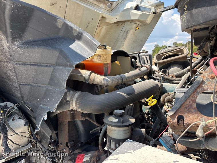 image for item FG0647 2006 International 7300 dump truck