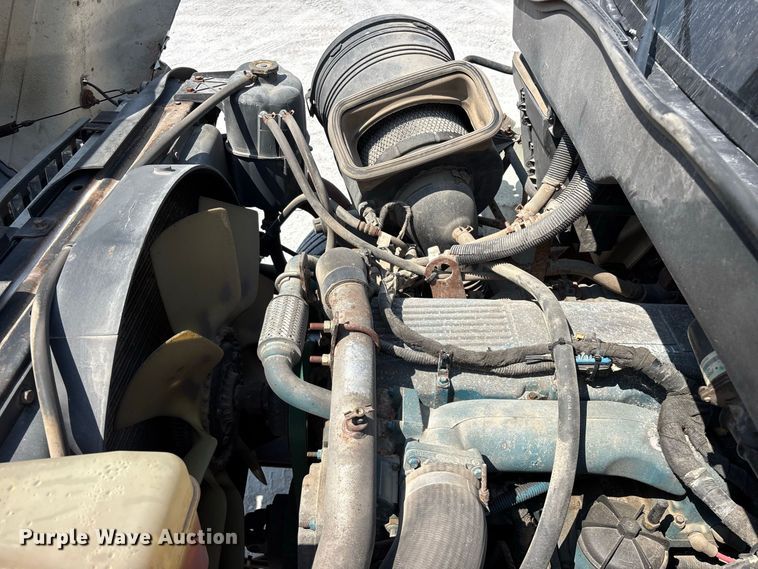 image for item FG0647 2006 International 7300 dump truck