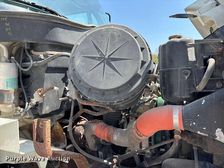image for item FG0647 2006 International 7300 dump truck