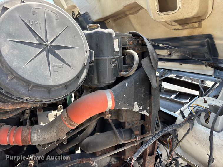 image for item FG0647 2006 International 7300 dump truck