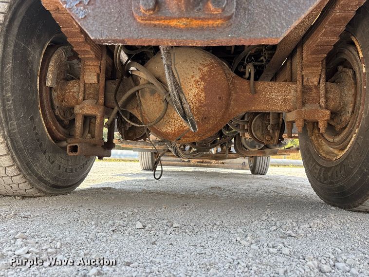 image for item FG0647 2006 International 7300 dump truck