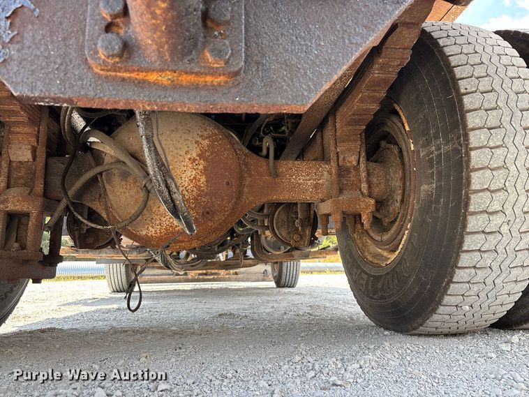 image for item FG0647 2006 International 7300 dump truck