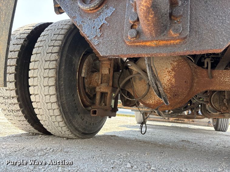 image for item FG0647 2006 International 7300 dump truck