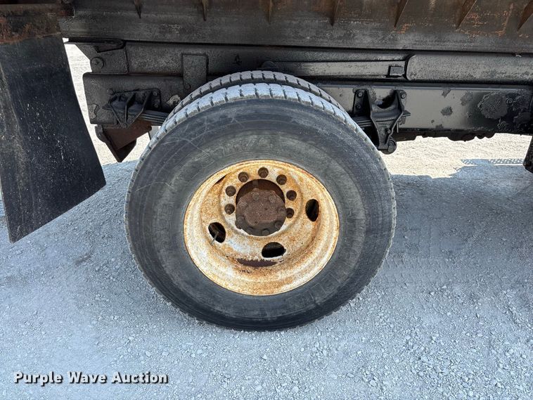 image for item FG0647 2006 International 7300 dump truck