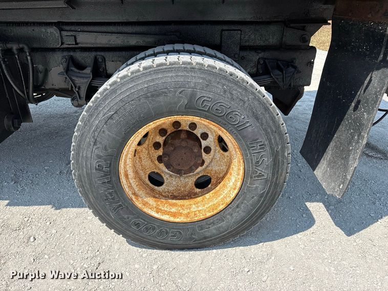 image for item FG0647 2006 International 7300 dump truck