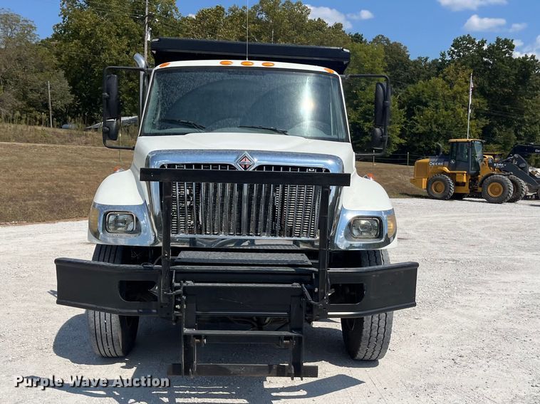 image for item FG0648 2005 International 7300 dump truck